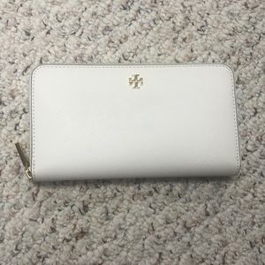 Tory Burch continental zip wallet